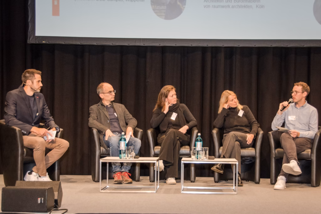 SCHULBAU Messe - Tag 2 - Podiumsdiskussion